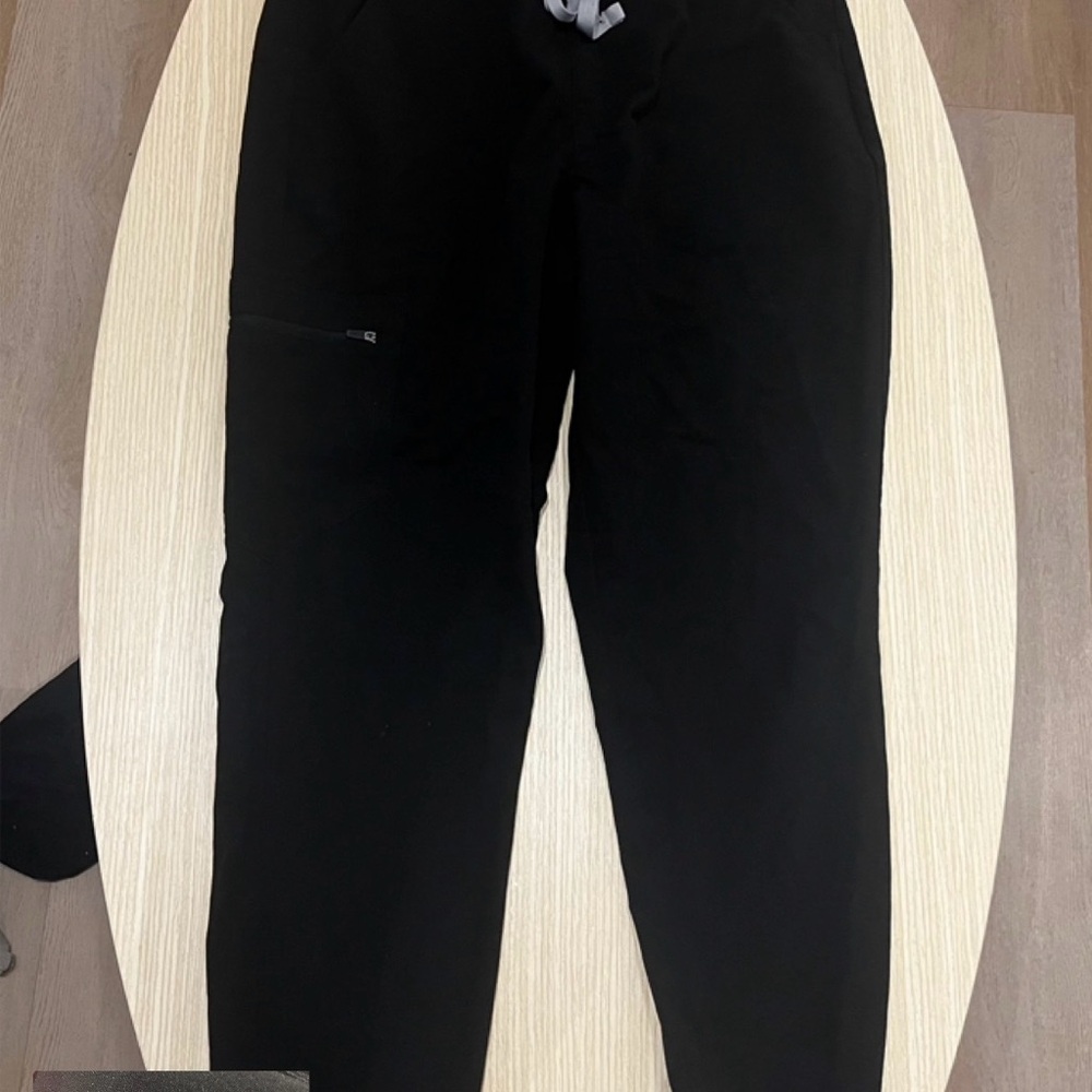 Figs Women’s Black Jogger Scrub Pants XS